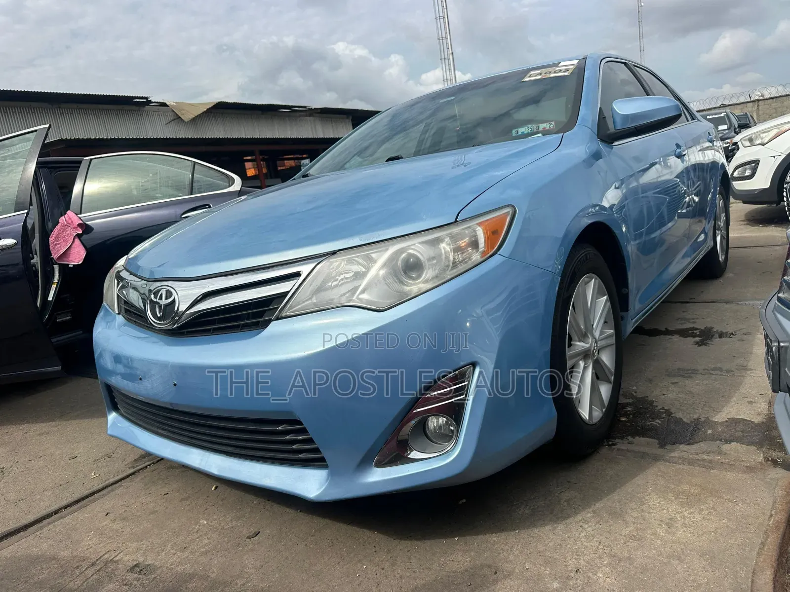 Toyota Camry XLE 4dr Sedan (2.5L 4cyl 6A) 2013 Blue