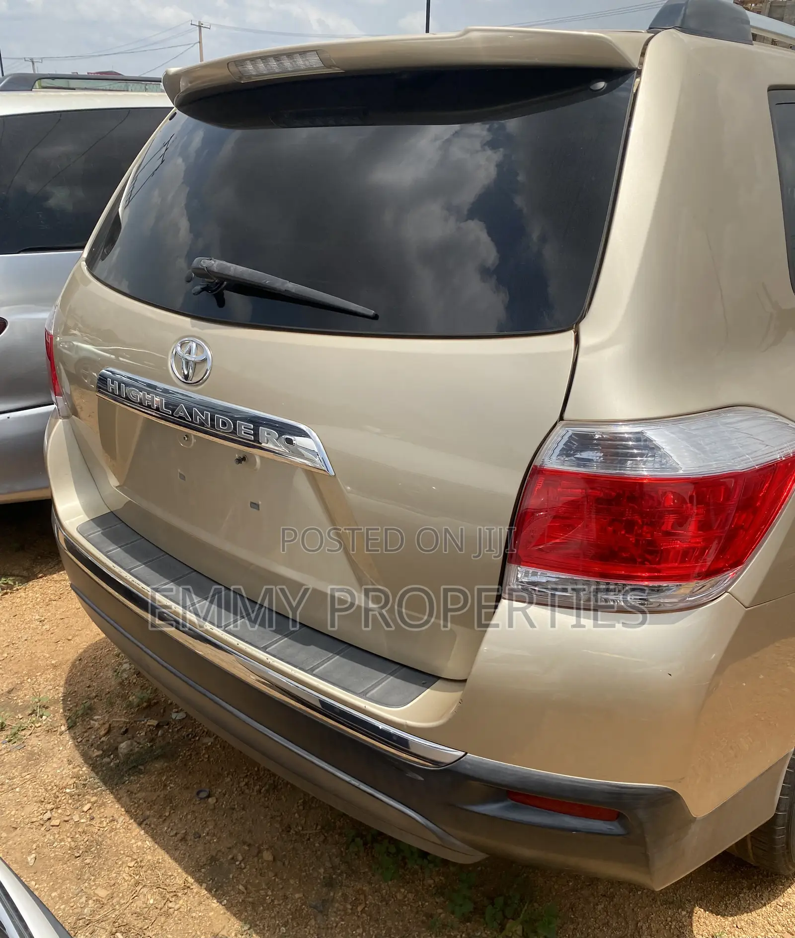 Toyota Highlander Limited 2012 Gold