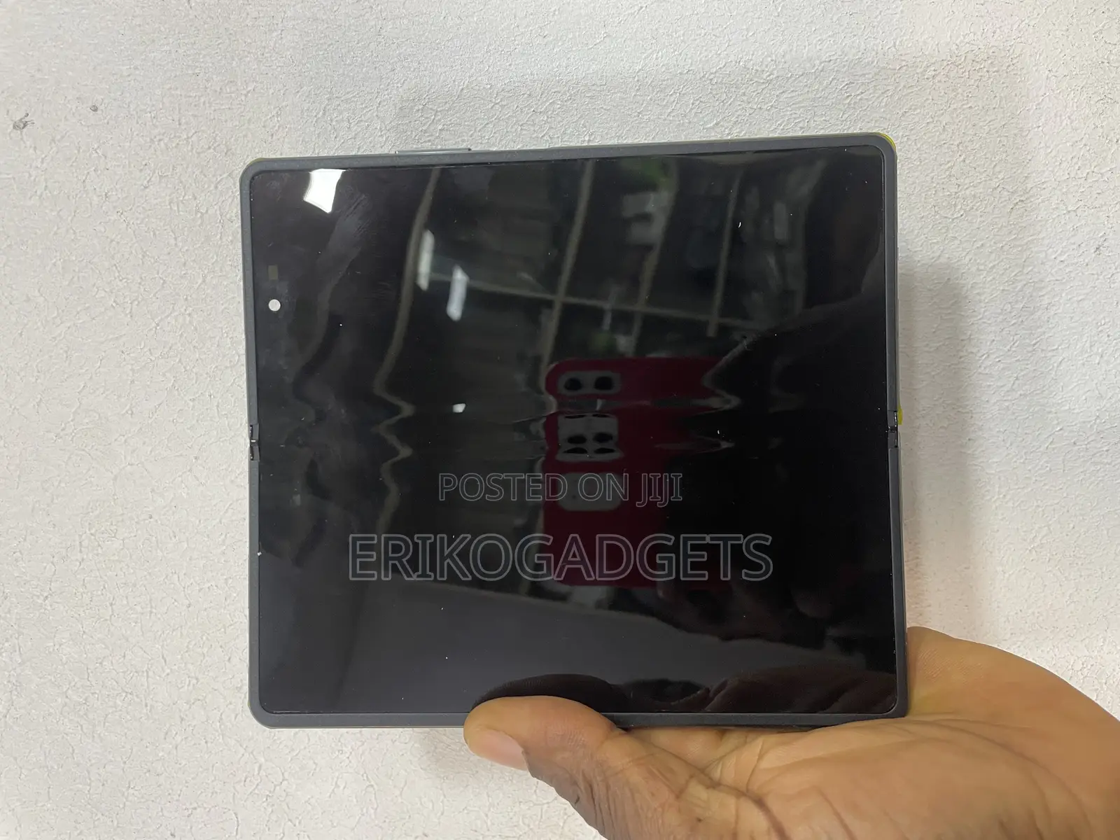 Tecno v Fold 2 Screen