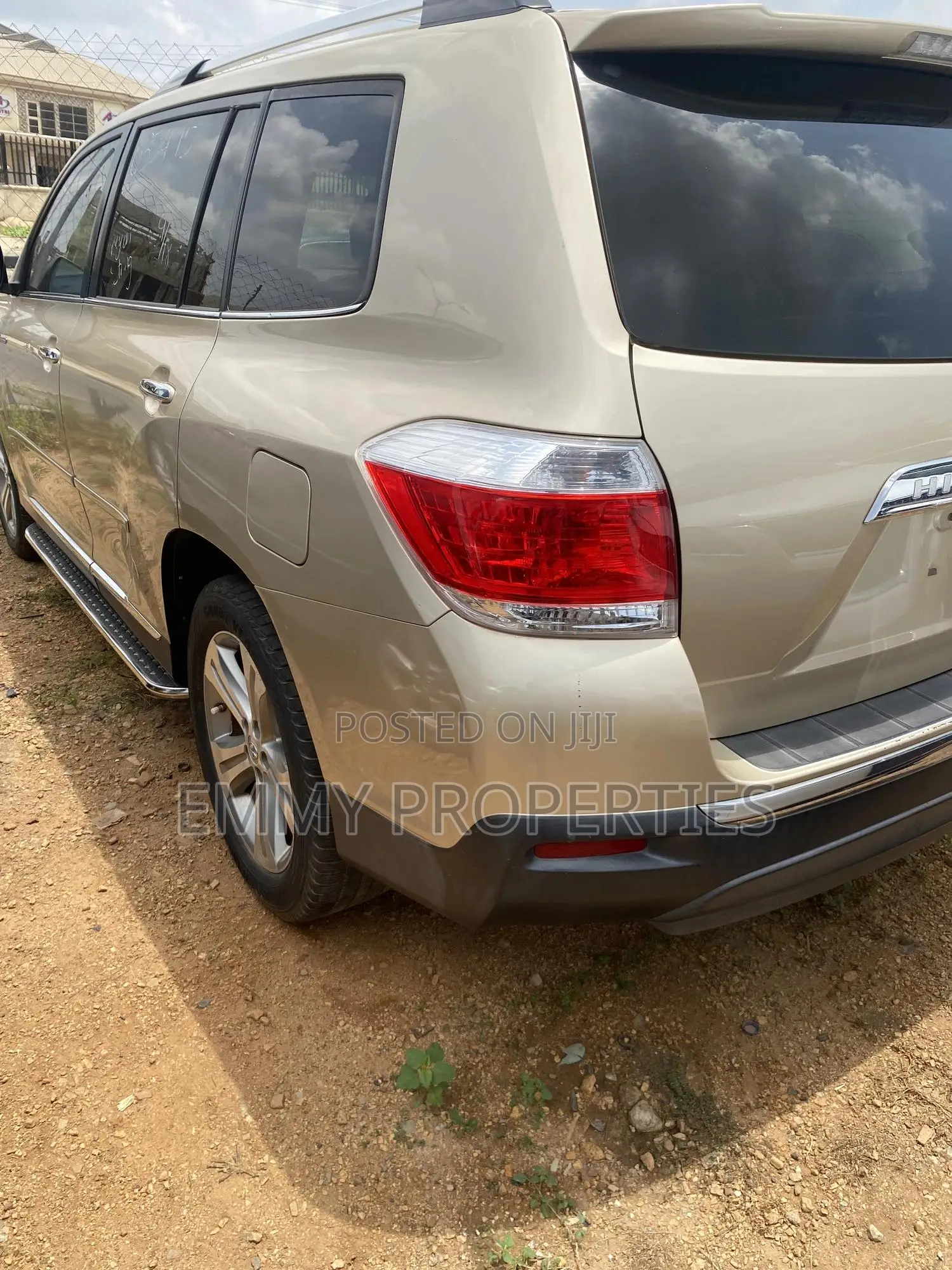Toyota Highlander Limited 2012 Gold