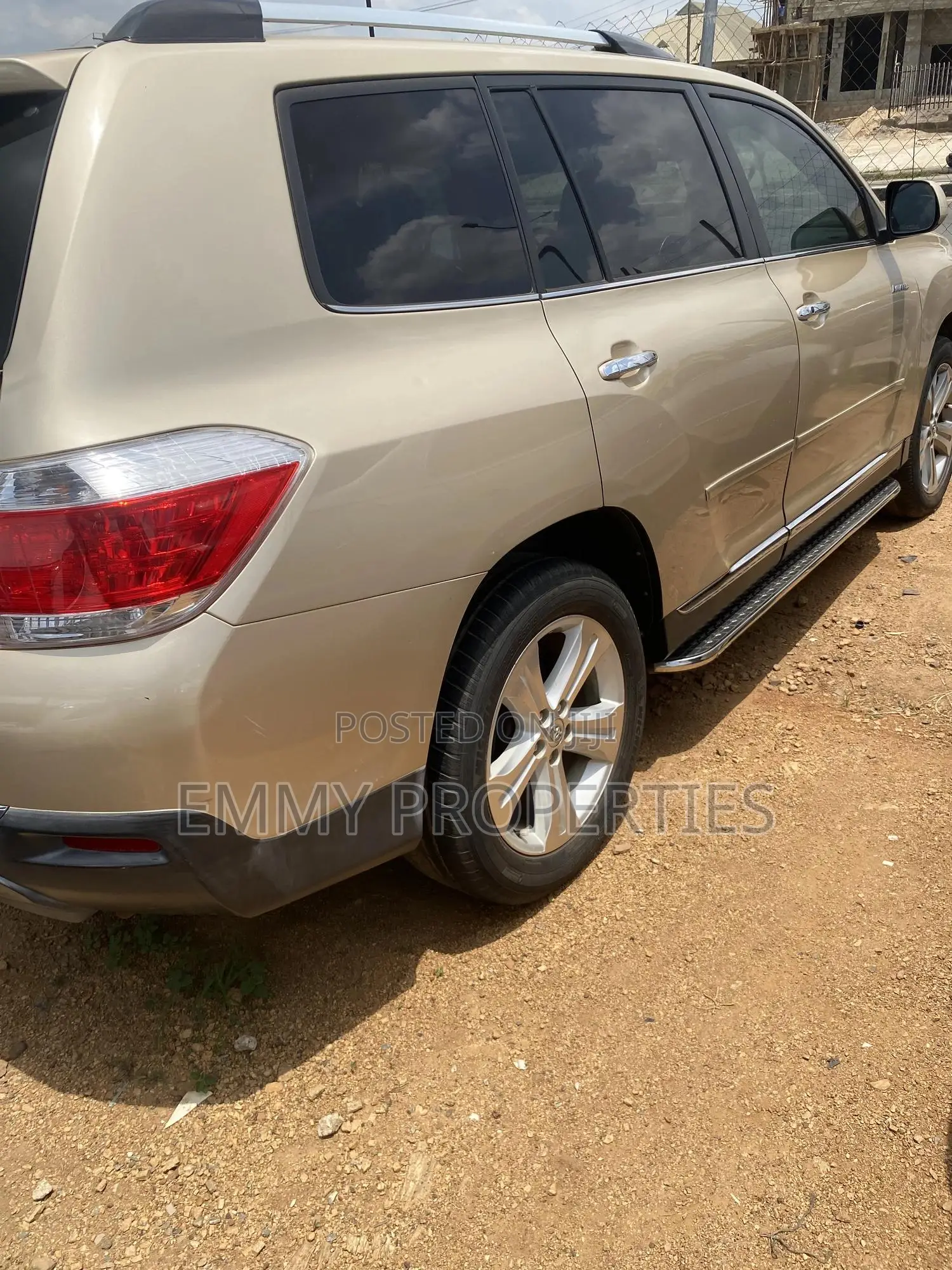 Toyota Highlander Limited 2012 Gold