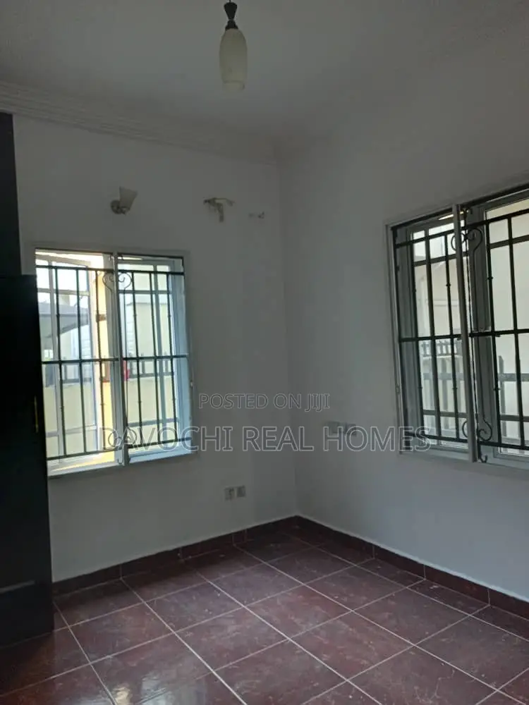 4bdrm Duplex in Agungi for rent
