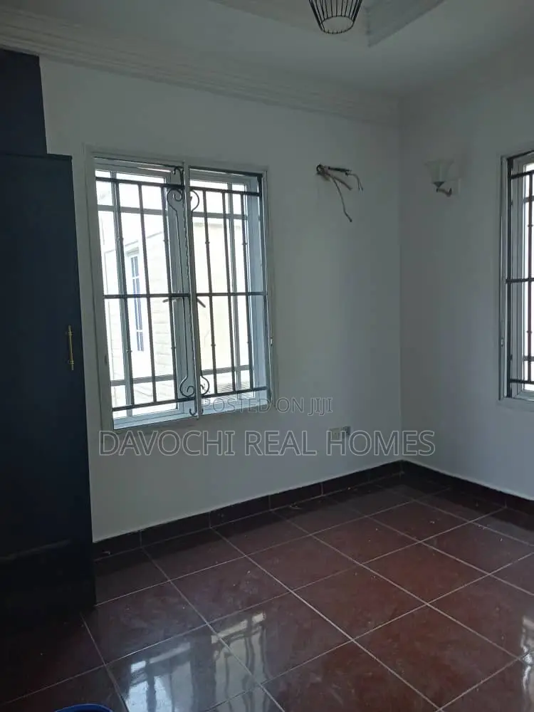 4bdrm Duplex in Agungi for rent