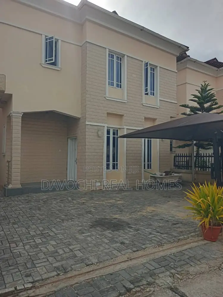 4bdrm Duplex in Agungi for rent