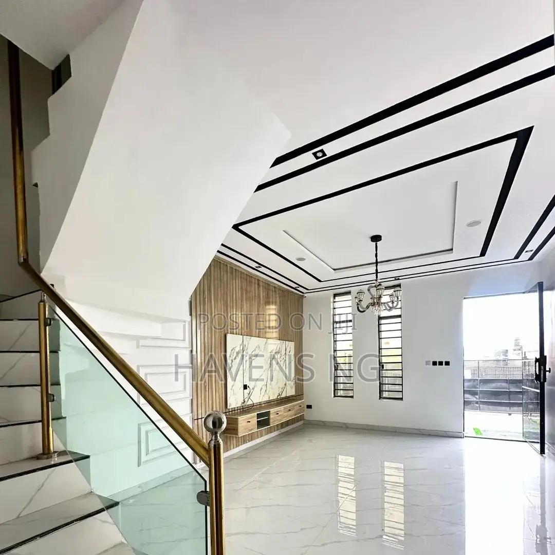 4bdrm Duplex in Agungi for sale