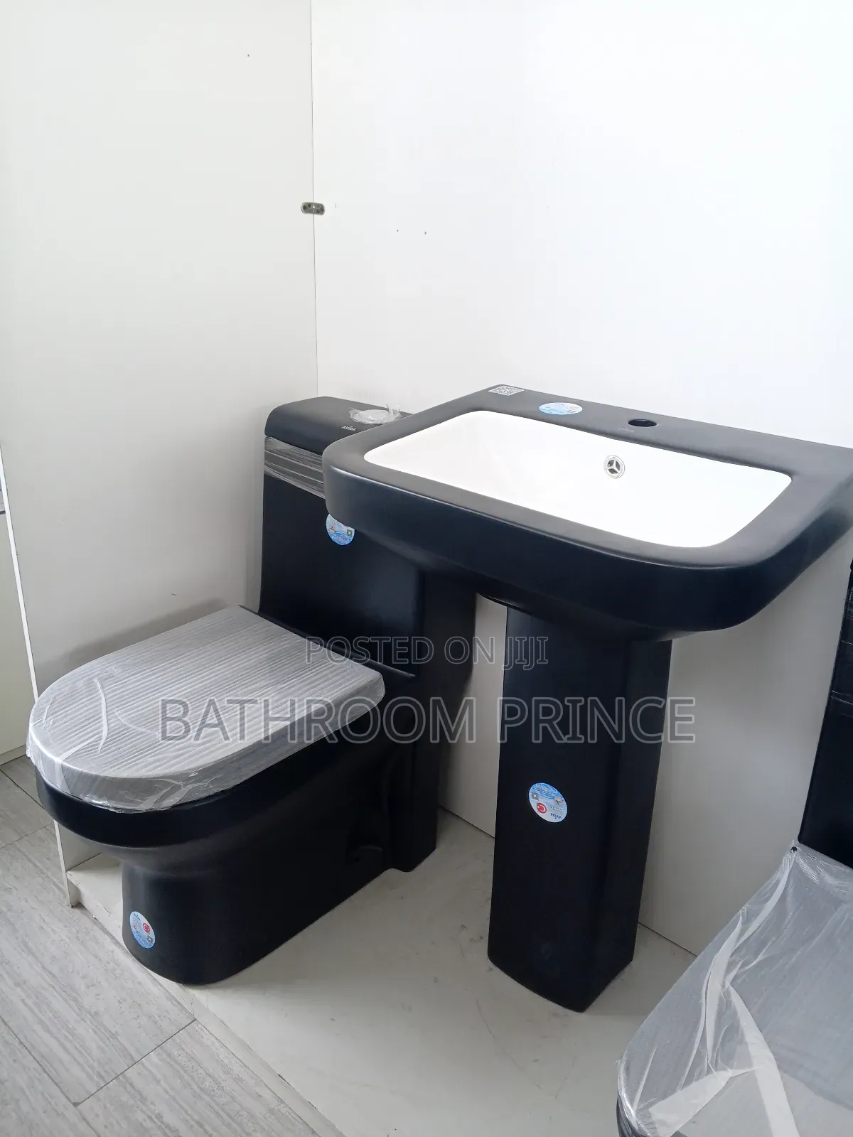 Black and White Water Closet Set