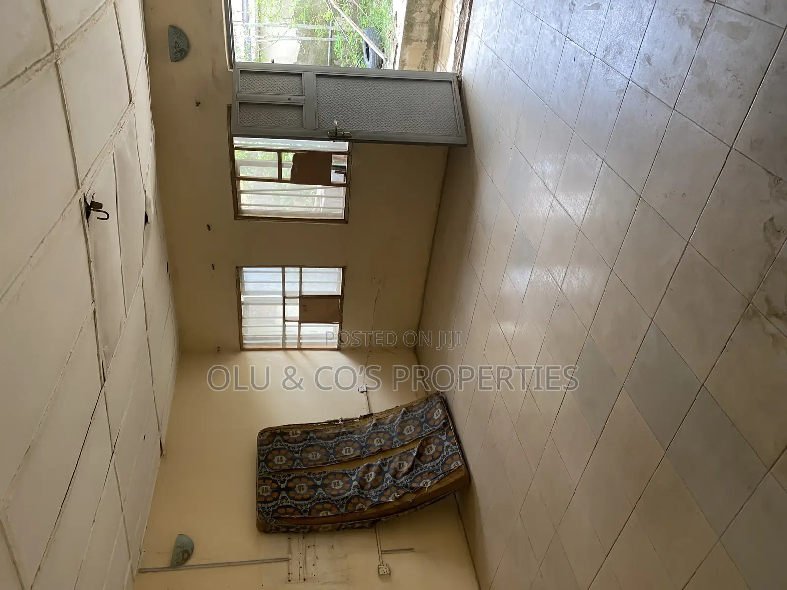 3bdrm Bungalow in Aco Amac Estate, Lugbe District for sale