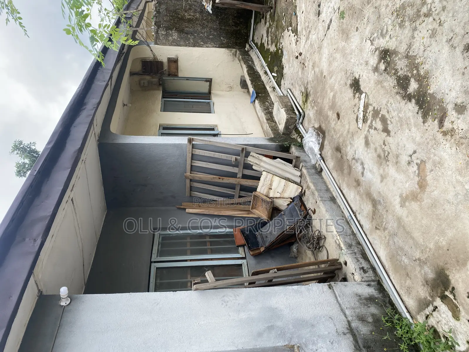 3bdrm Bungalow in Aco Amac Estate, Lugbe District for sale