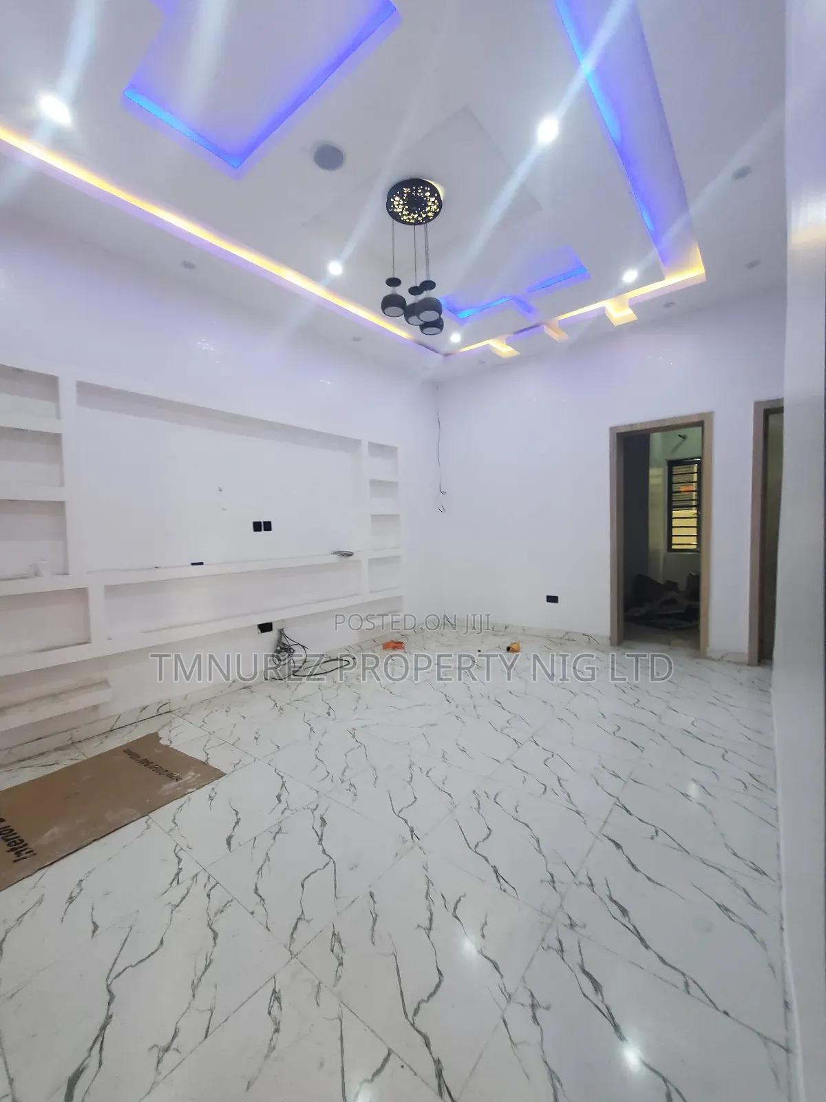 Mini Flat in Westend Estate, Chevron for rent