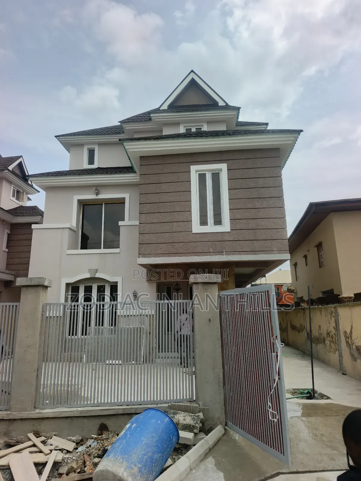 4bdrm Duplex in Maplewood Estate, Oko-Oba for sale