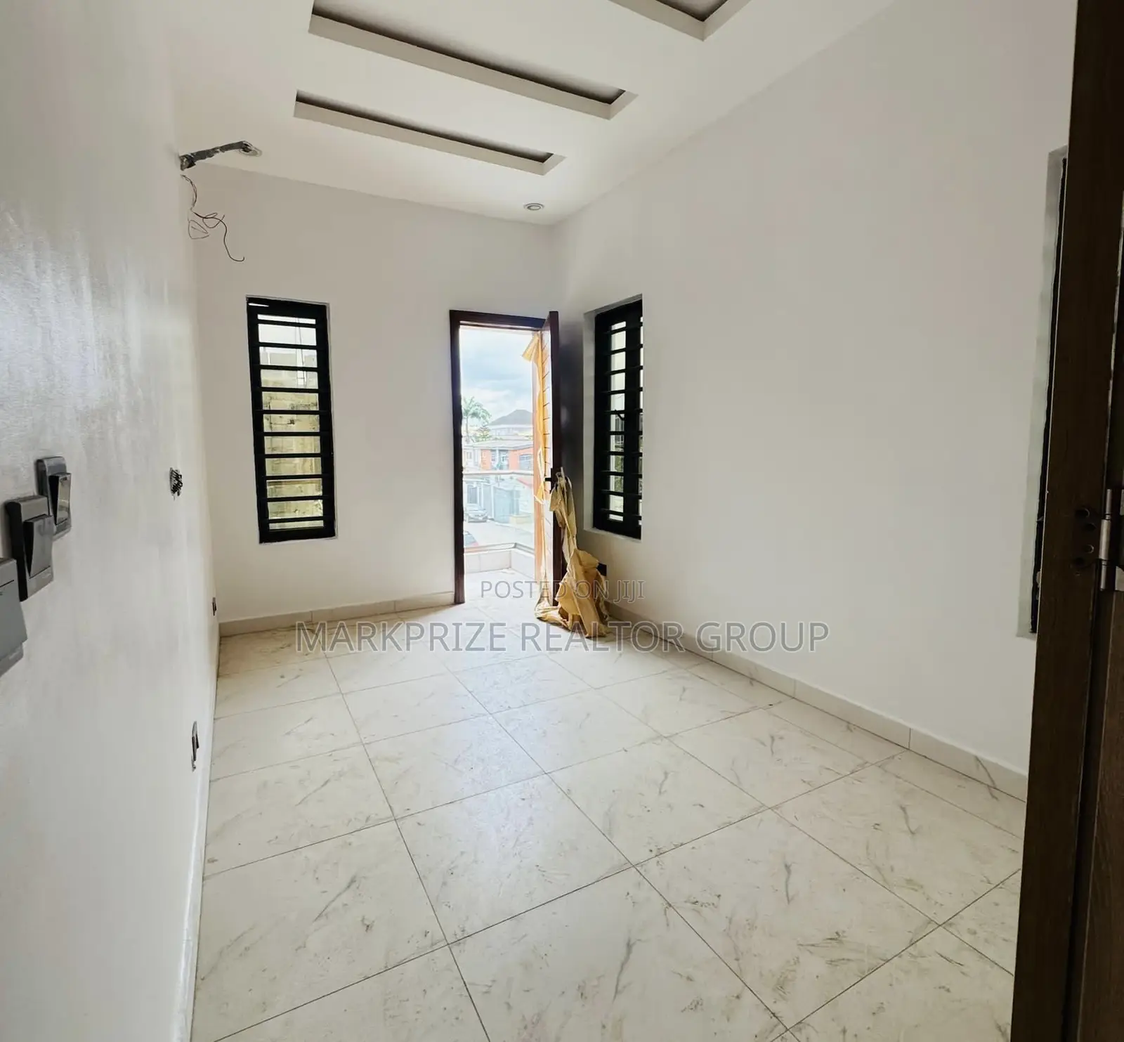 5bdrm Duplex in Adeniyi Jones Lagos for sale