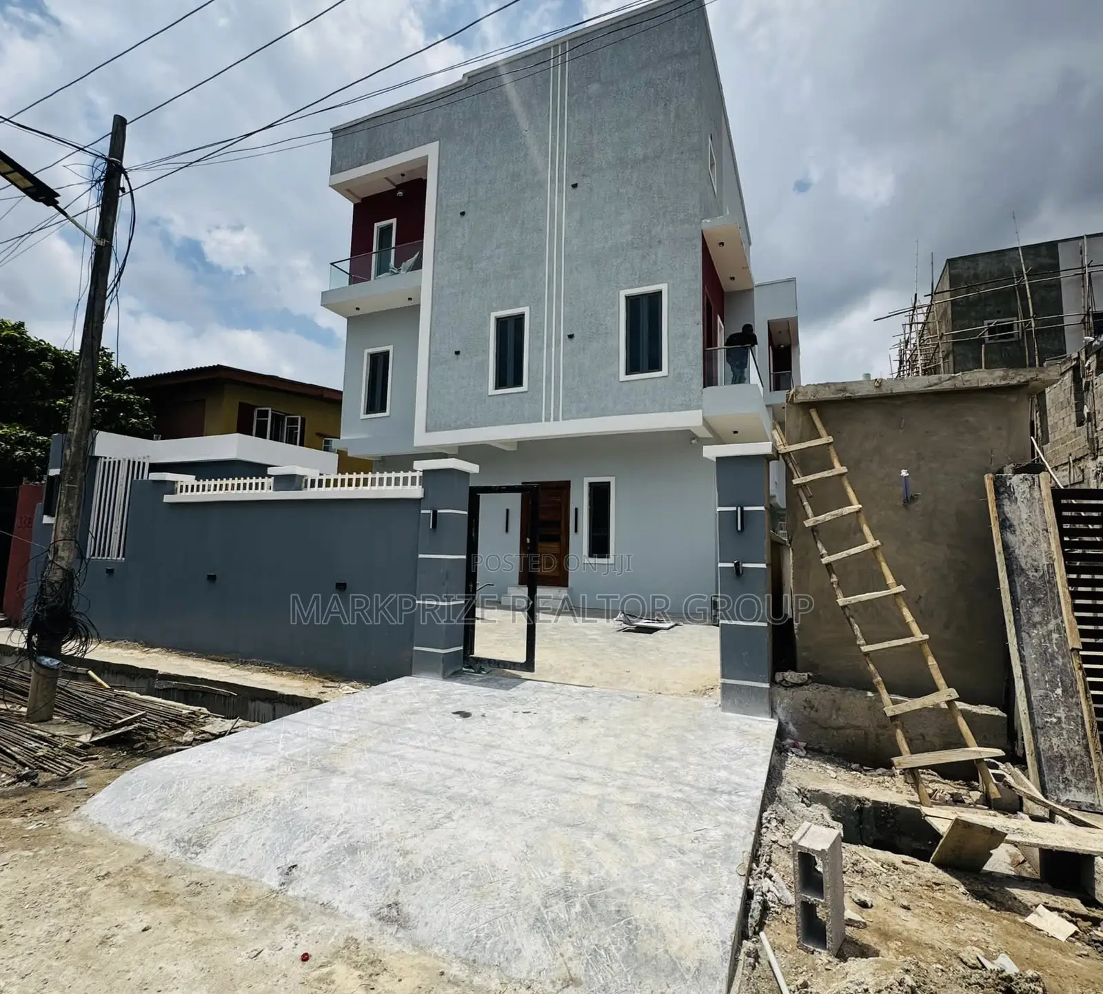 5bdrm Duplex in Adeniyi Jones Lagos for sale