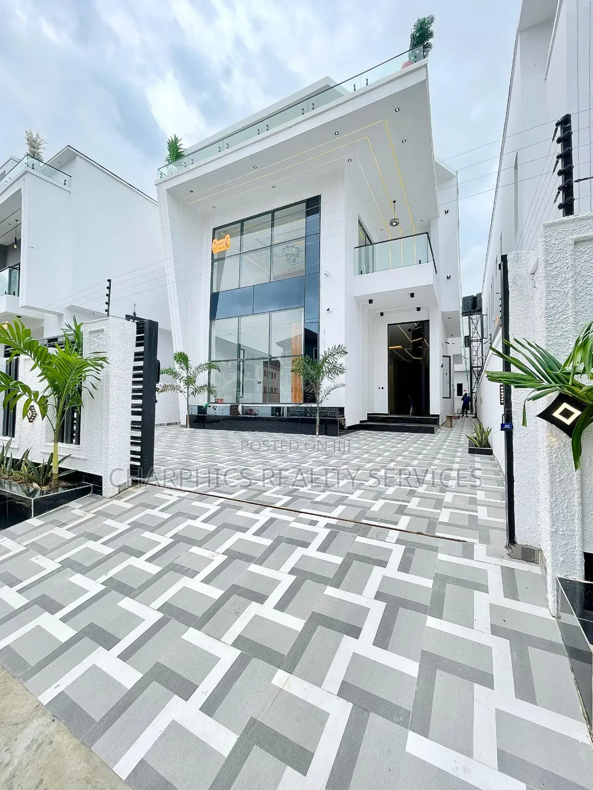 5bdrm Duplex in Ajah for sale
