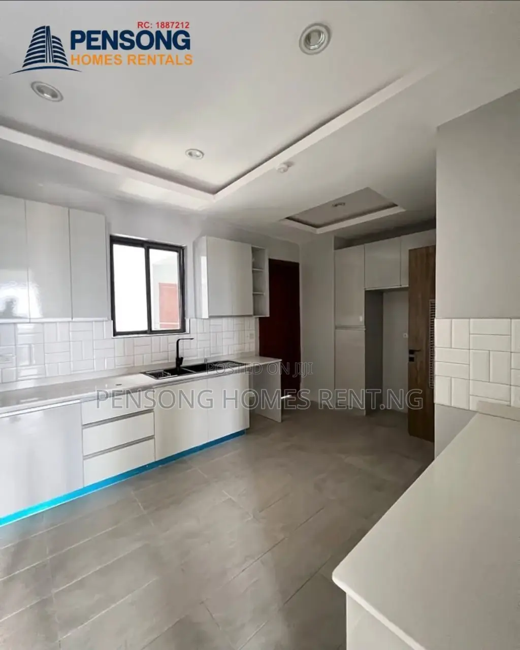 4bdrm Apartment in Lekki Phase 1 for rent