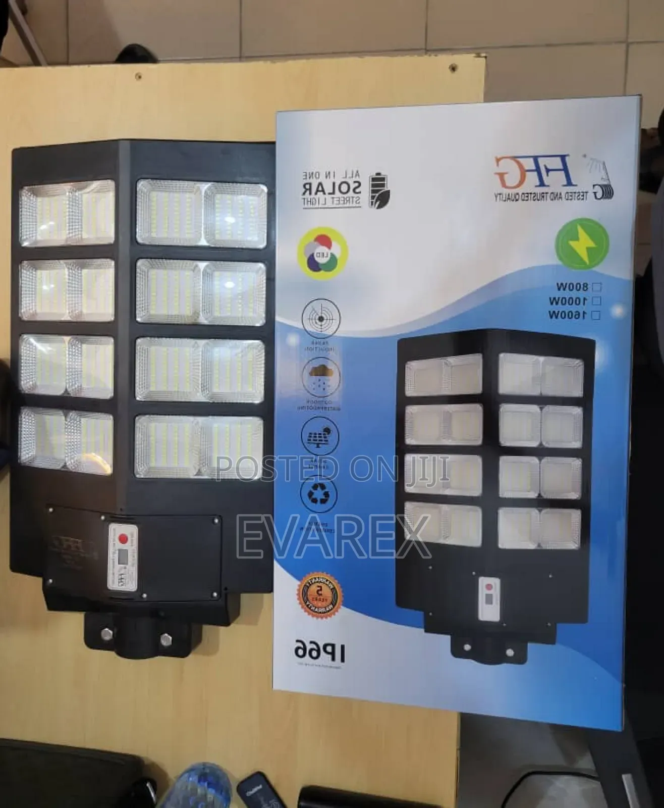 Quality 16 Eyes Solar Street Light