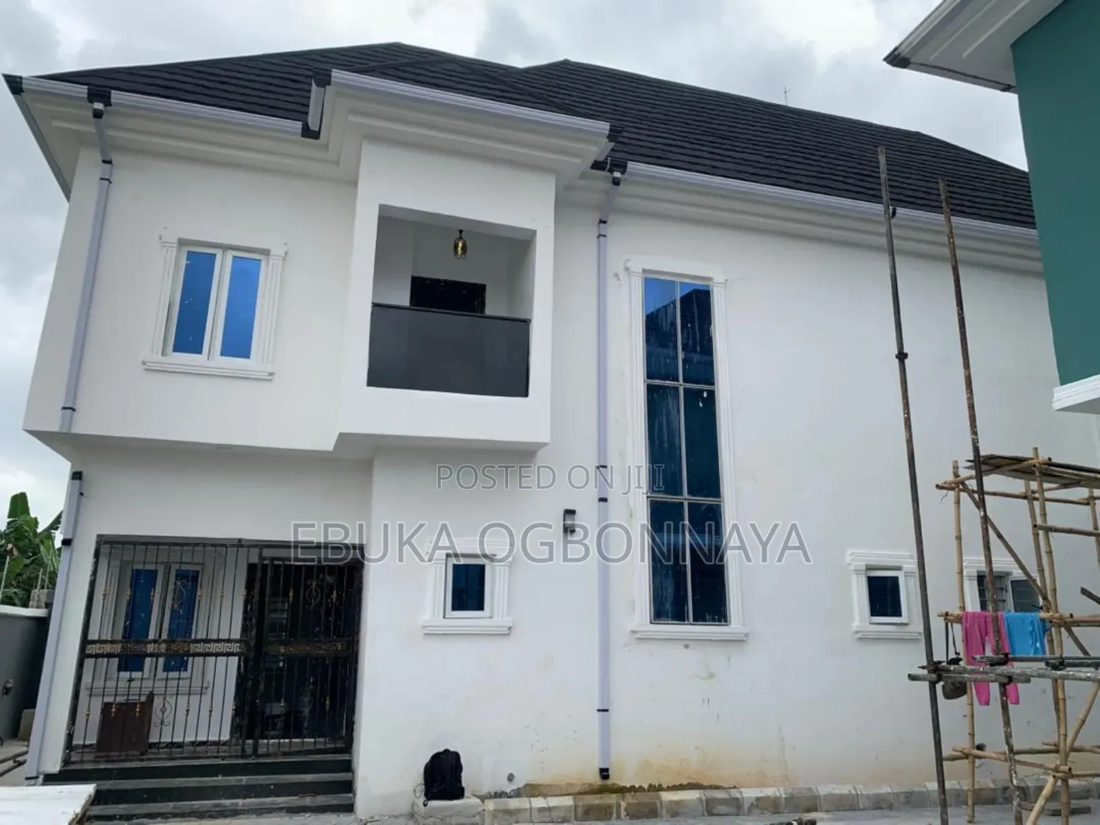 3bdrm Block of Flats in Royal Estate, Rumuahalu for rent