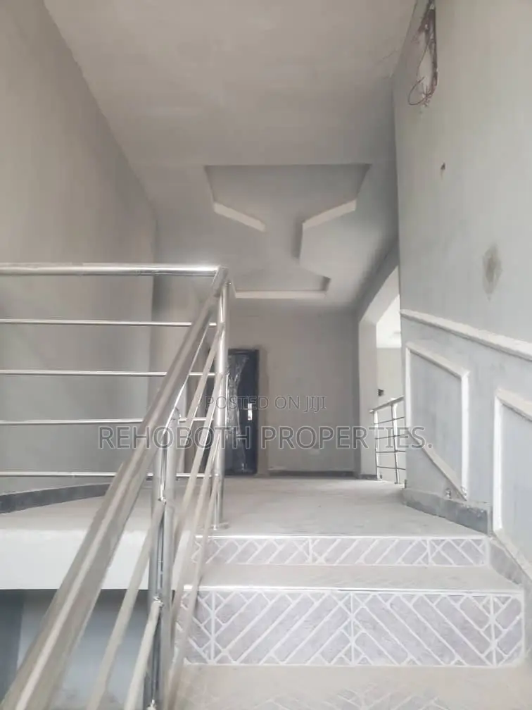 4bdrm Duplex in Abeese Elebu, Ibadan for sale