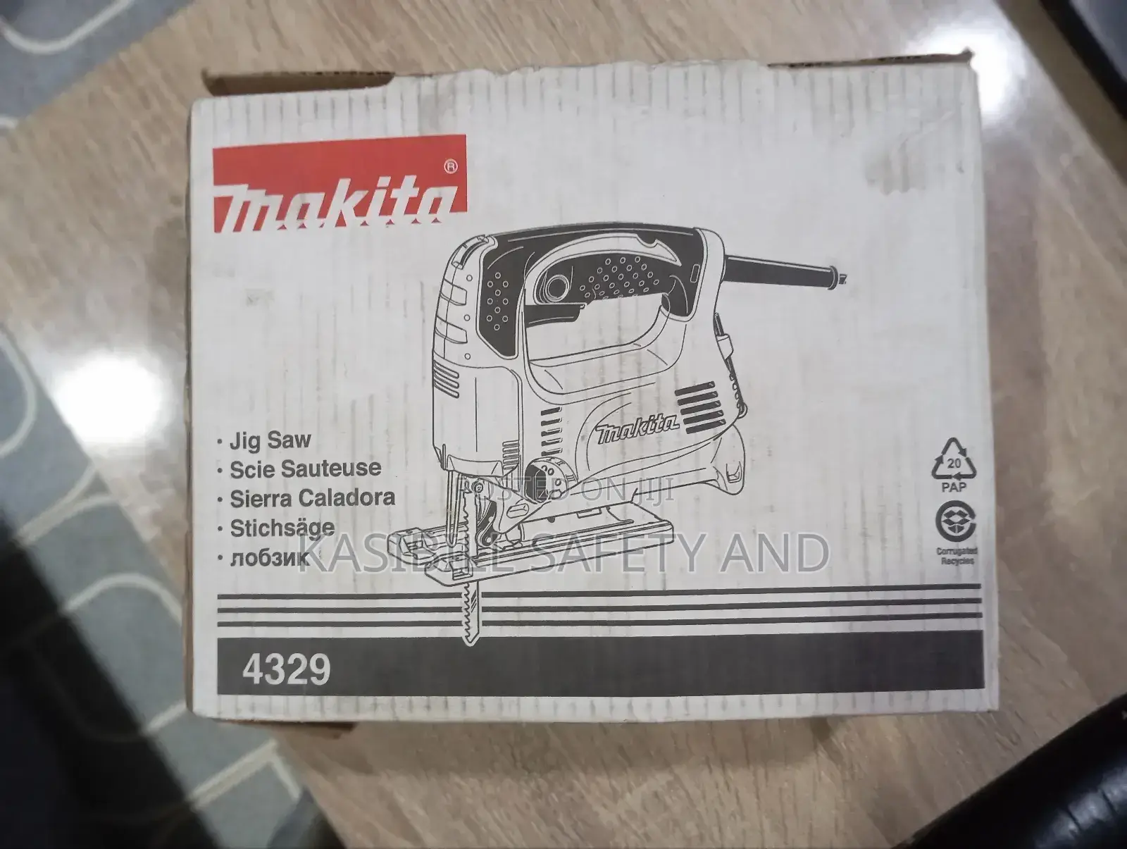 Makita Marita Saw Machine