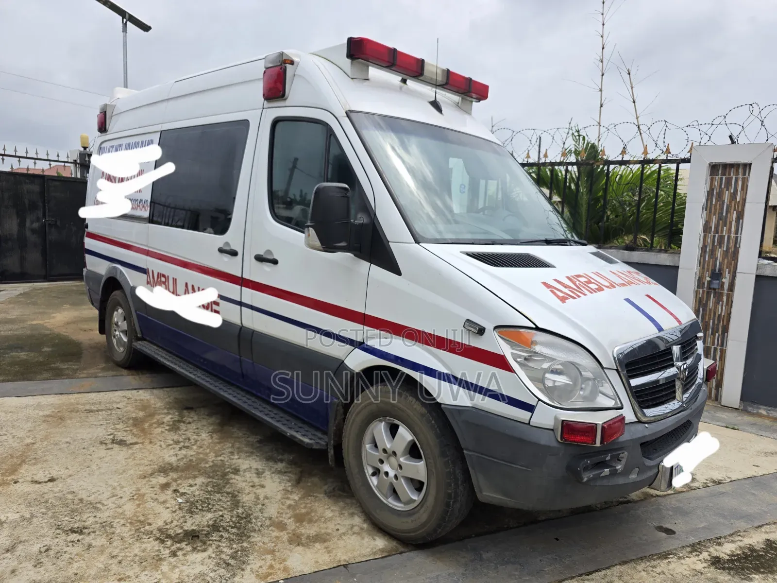 Dodge B3500 2011 White