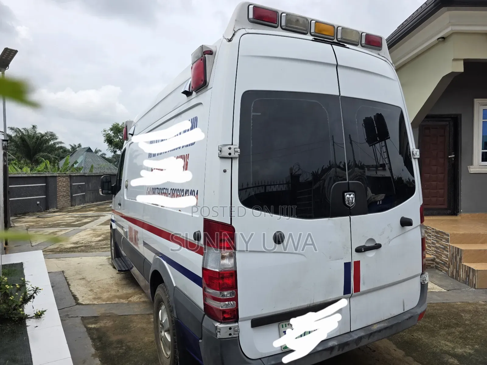 Dodge B3500 2011 White