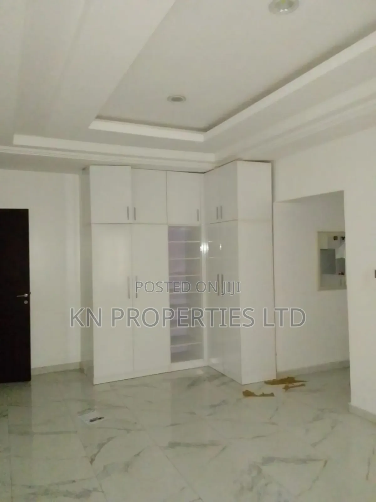4bdrm Duplex in Apo for sale