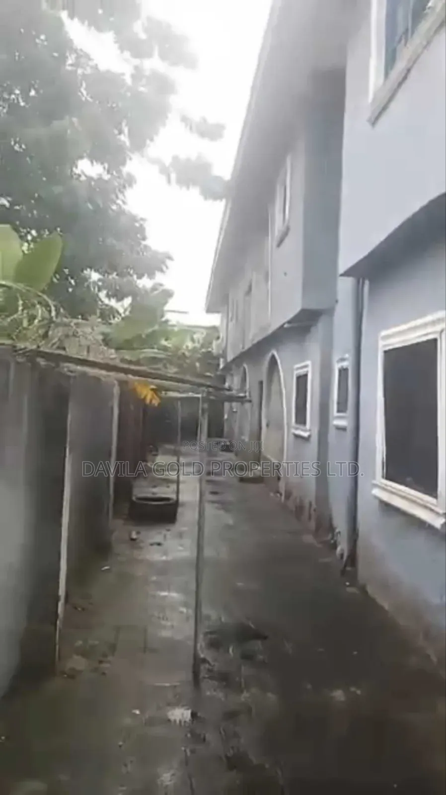 12bdrm Block of Flats in Benin City for sale