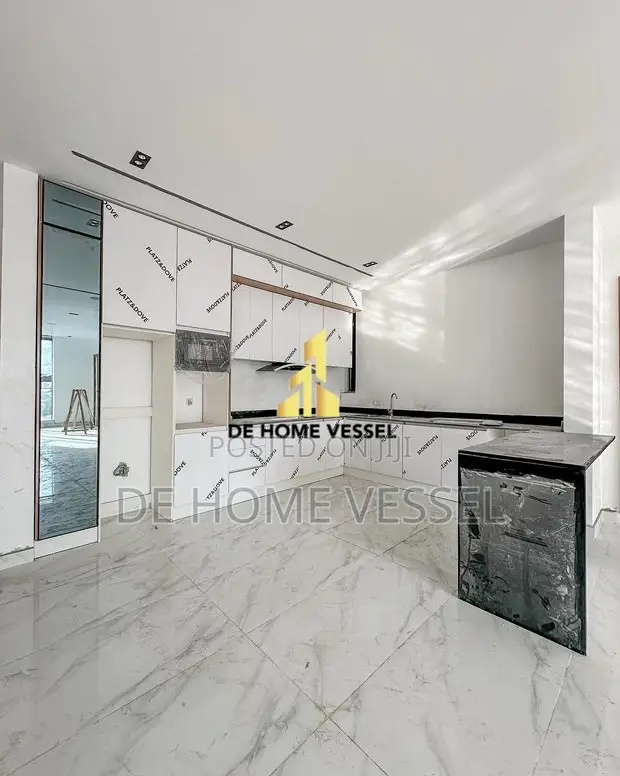 2bdrm Apartment in Victoria Island for sale
