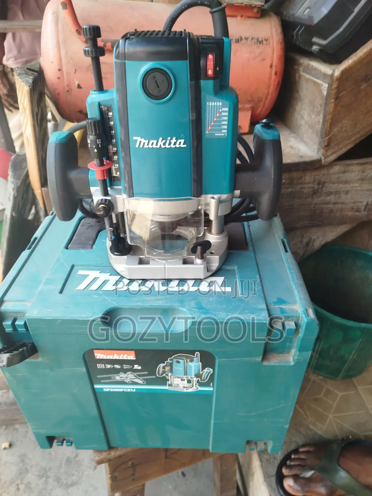 Makita Electric Router Machine