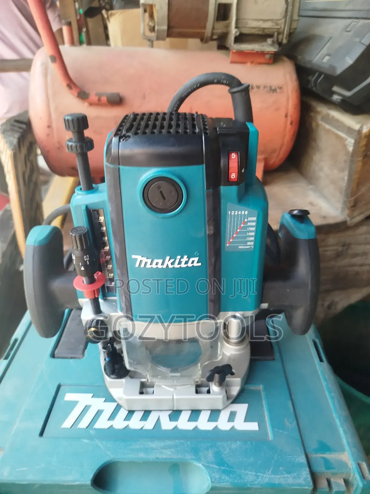 Makita Electric Router Machine