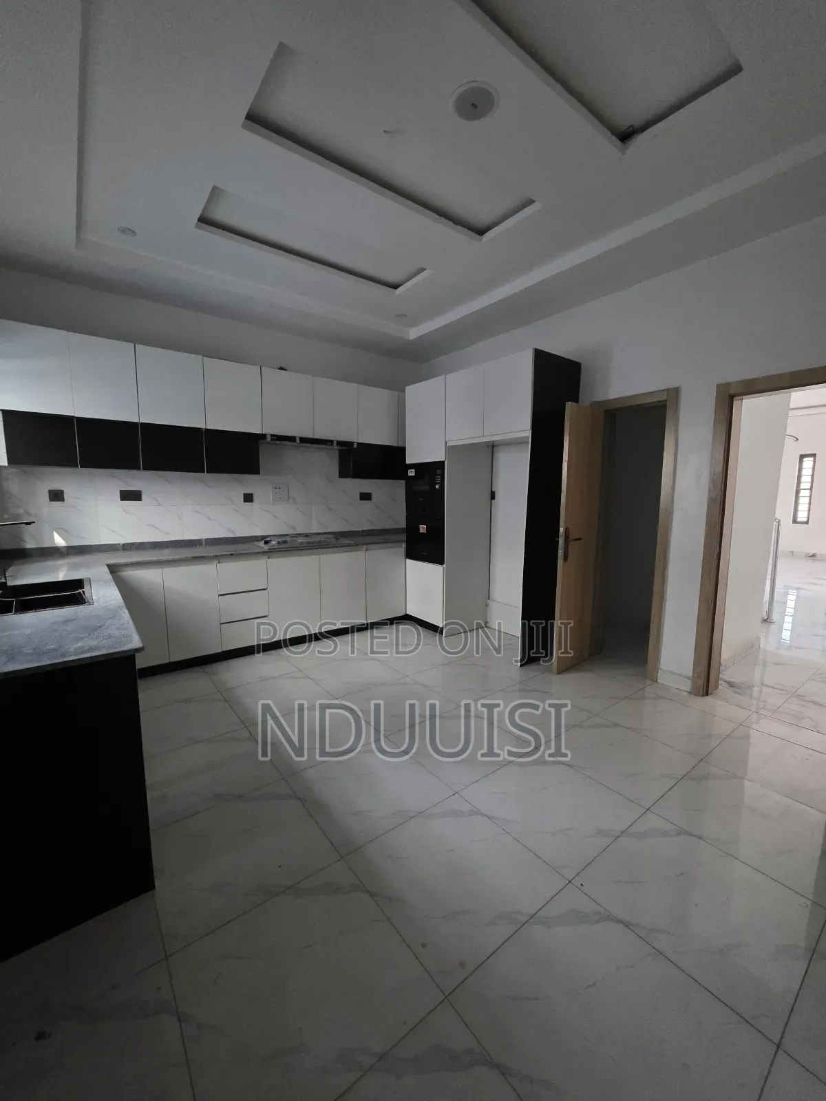 5bdrm Duplex in Ologolo for sale