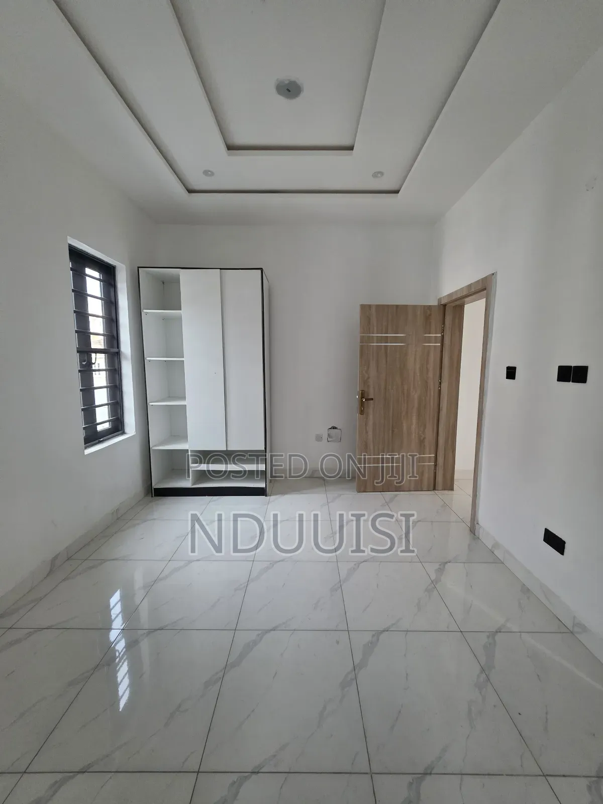 5bdrm Duplex in Ologolo for sale