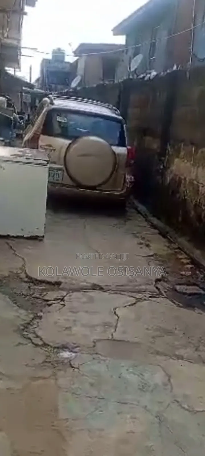A Demolishable Storey Building on a Plot