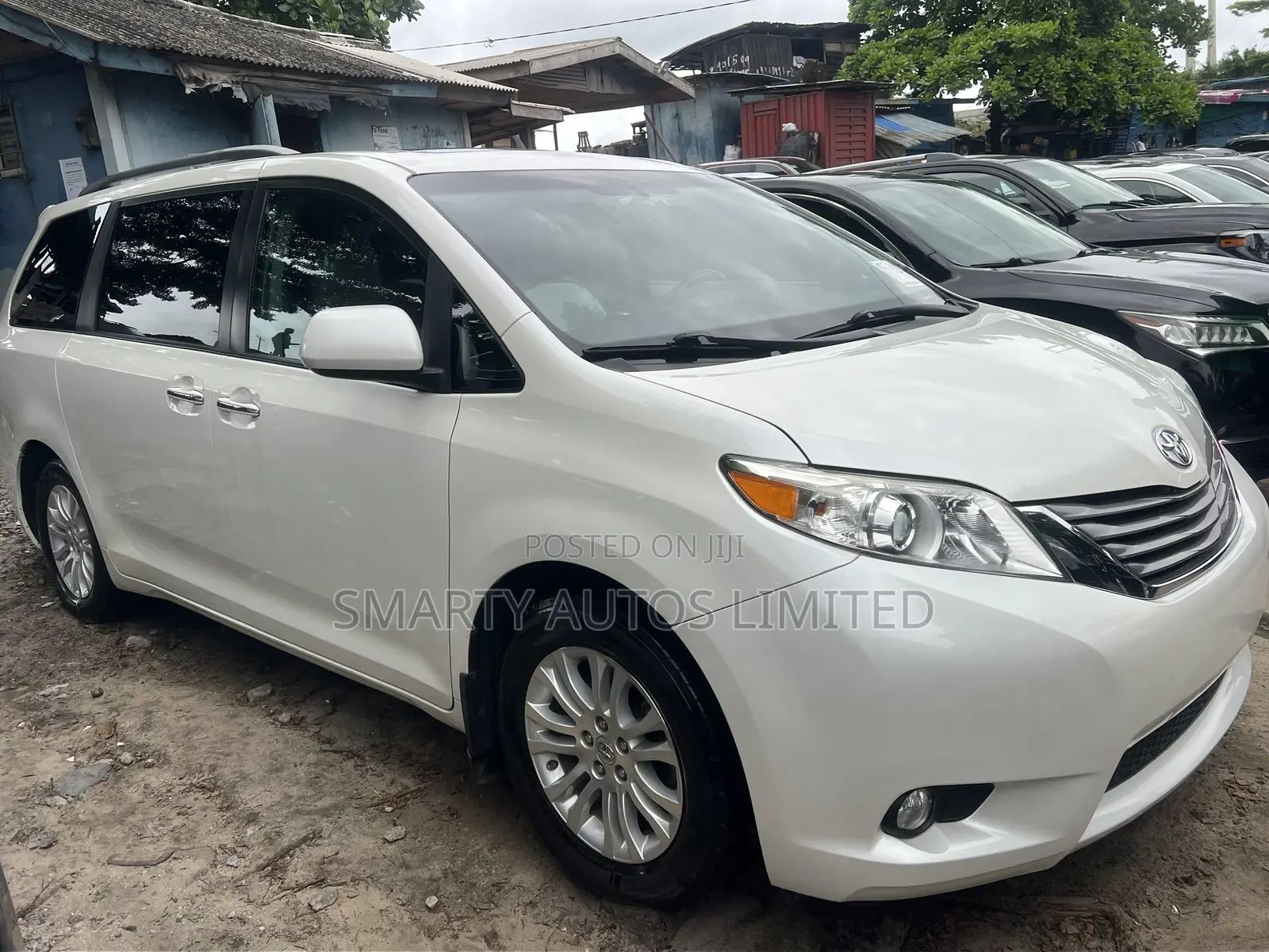 Toyota Sienna Limited Premium 7 Passenger (3.5L 6cyl 8A) 2016 White