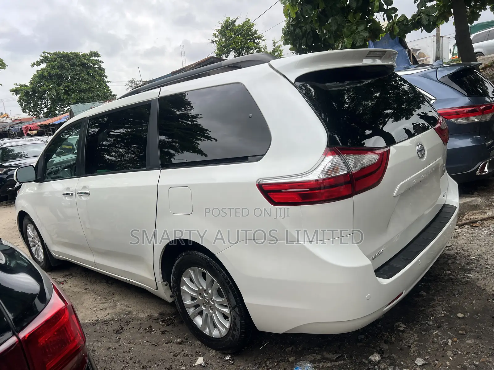 Toyota Sienna Limited Premium 7 Passenger (3.5L 6cyl 8A) 2016 White