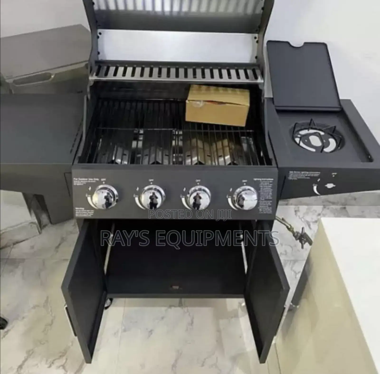 4 Burner Barbeque Grill + 1 Cooker With Under Cabinet