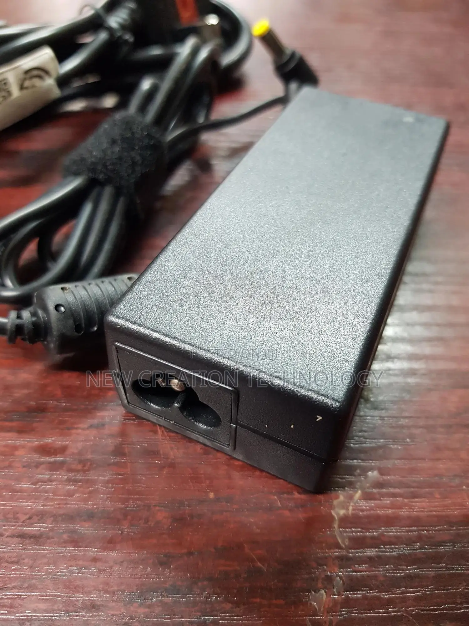 Acer Adp-65jh Db 65w 5.5×1.7mm Jack Ac Charger