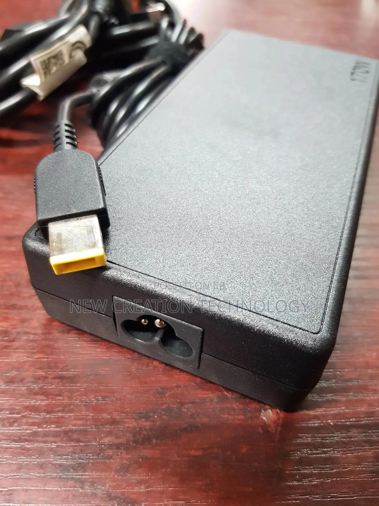 Lenovo 45n0373 170w Square Tip Ac Charger