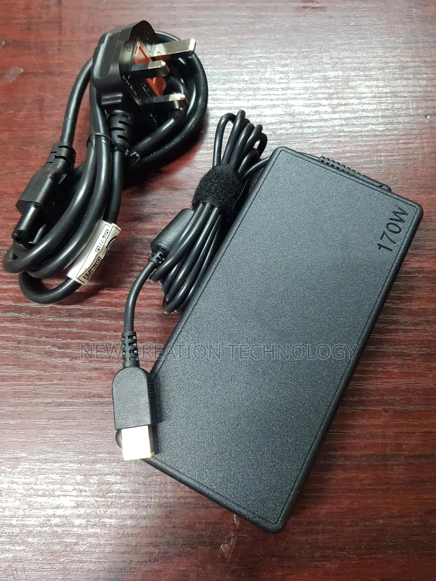 Lenovo 45n0373 170w Square Tip Ac Charger
