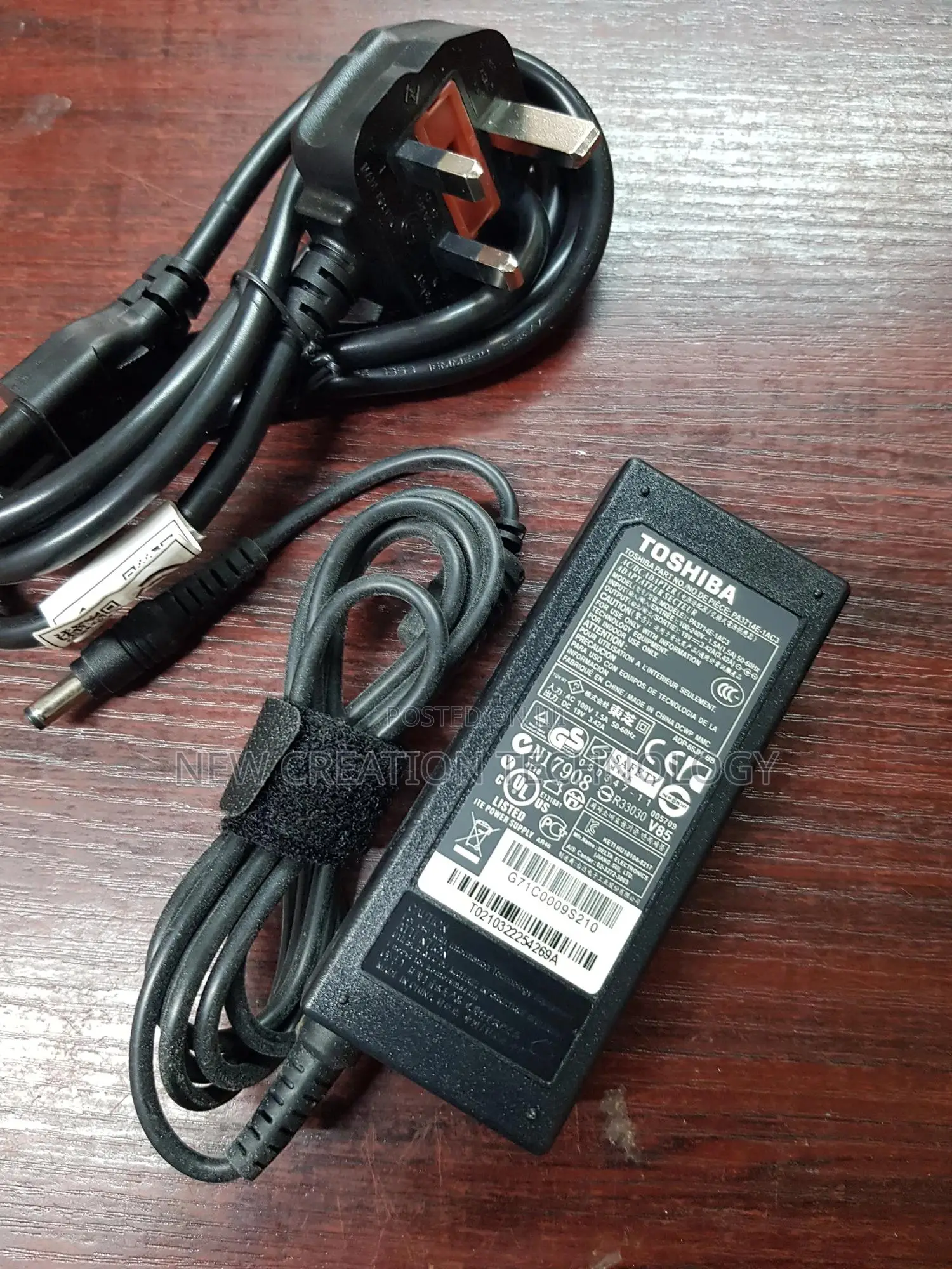 Toshiba Pa3714e-1ac3 65w 5.5*2.0mm Jack Ac Charger