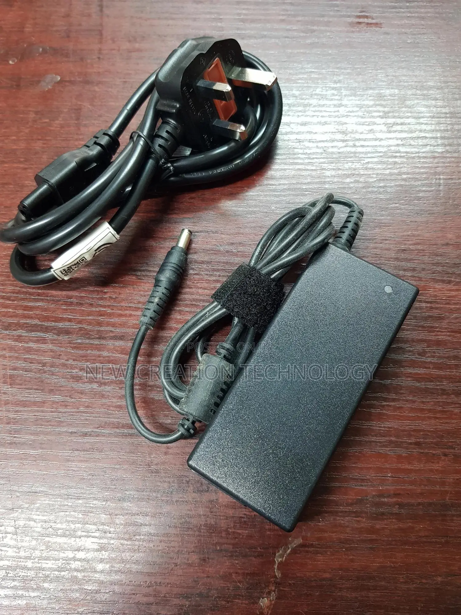 Toshiba Pa3714e-1ac3 65w 5.5*2.0mm Jack Ac Charger