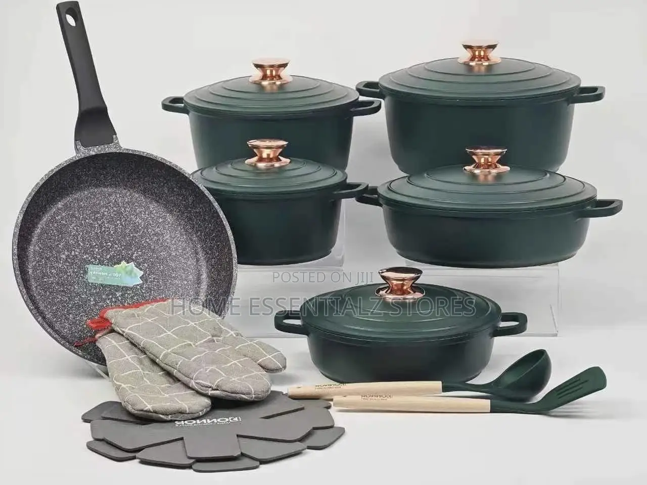 Suave Donor Set of Pots With Oven Mitts