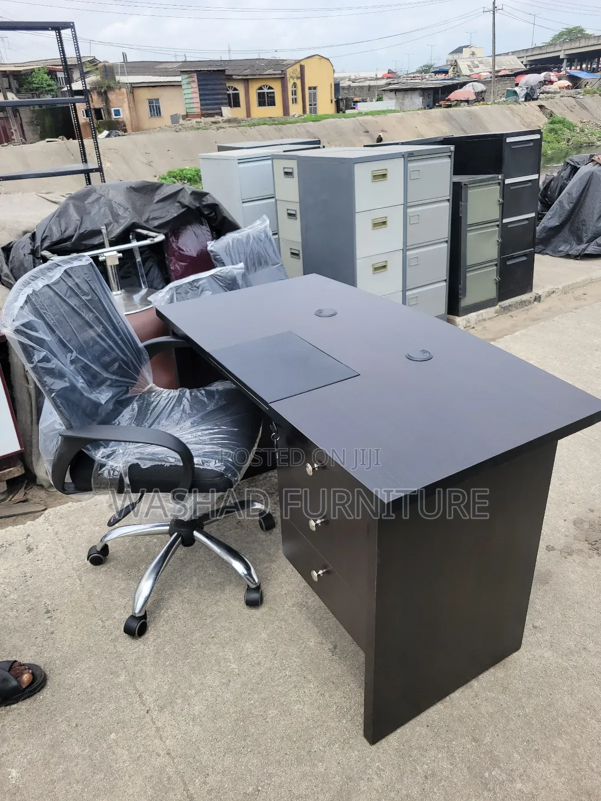 Four Feet Table and Chair