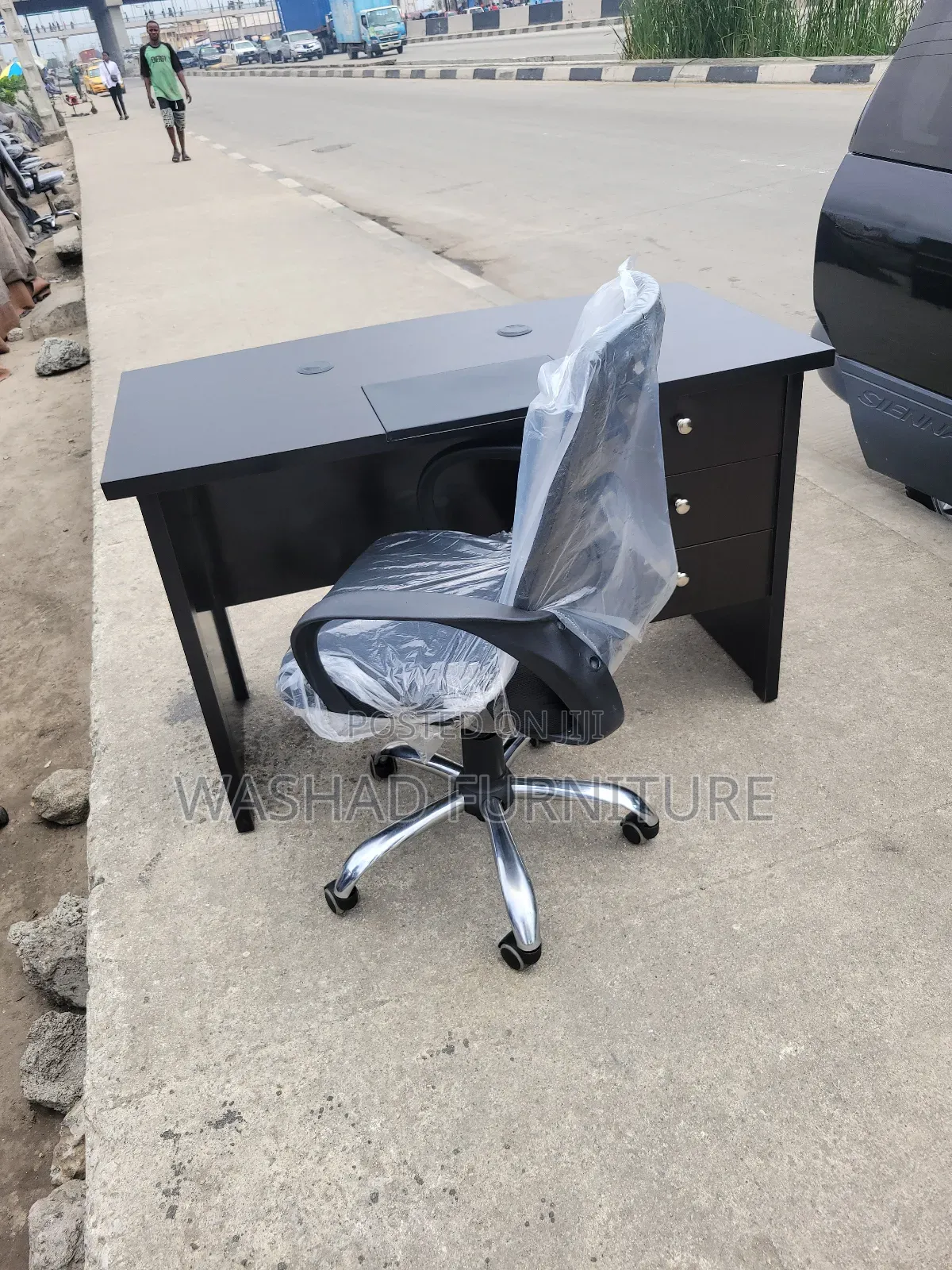 Four Feet Table and Chair