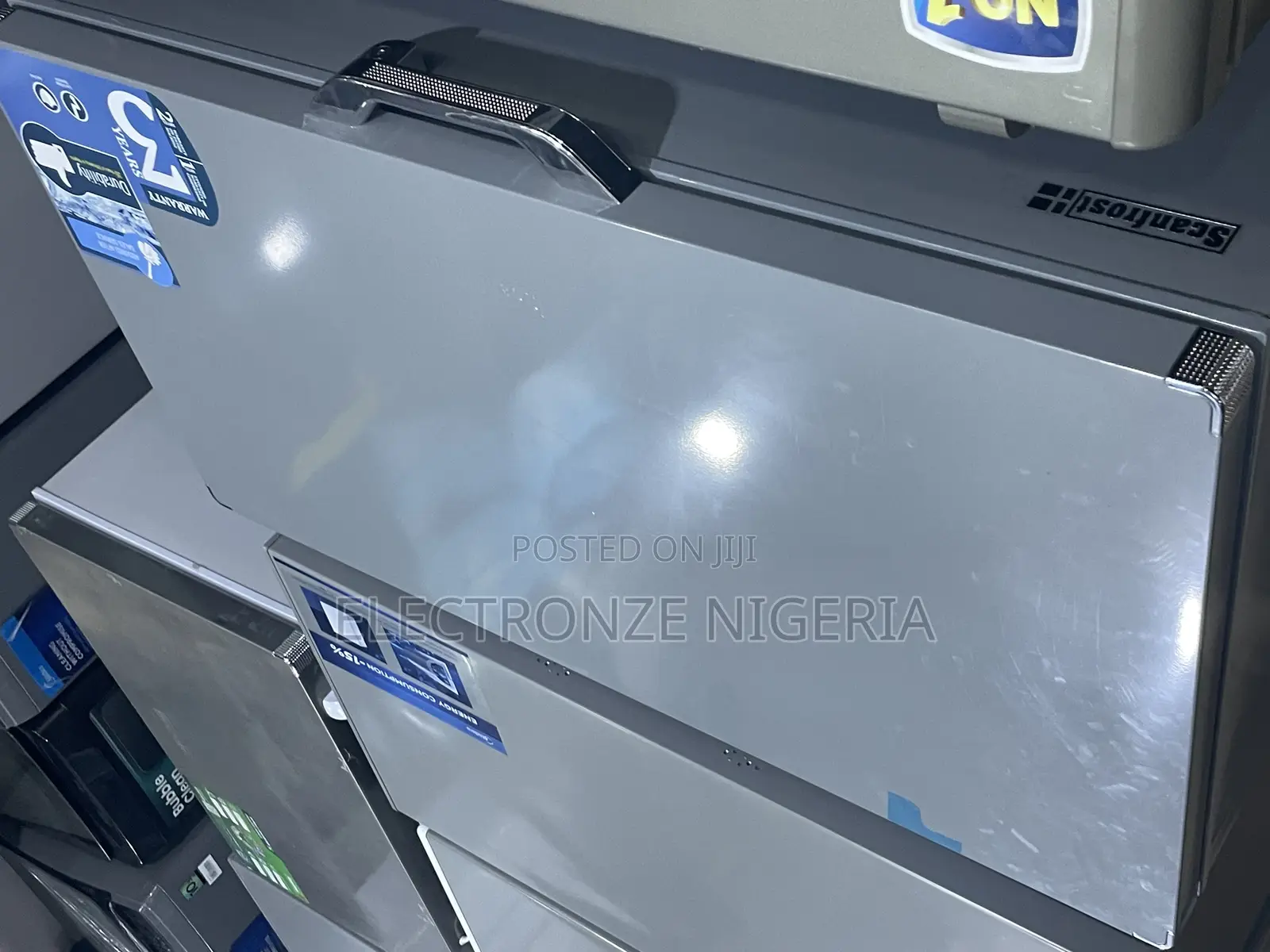 Scanfrost Chest Freezer 250l