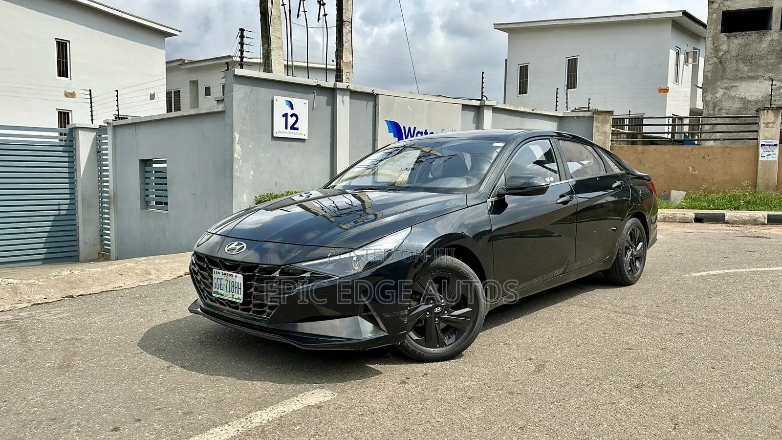 Hyundai Elantra HEV 2022 Black