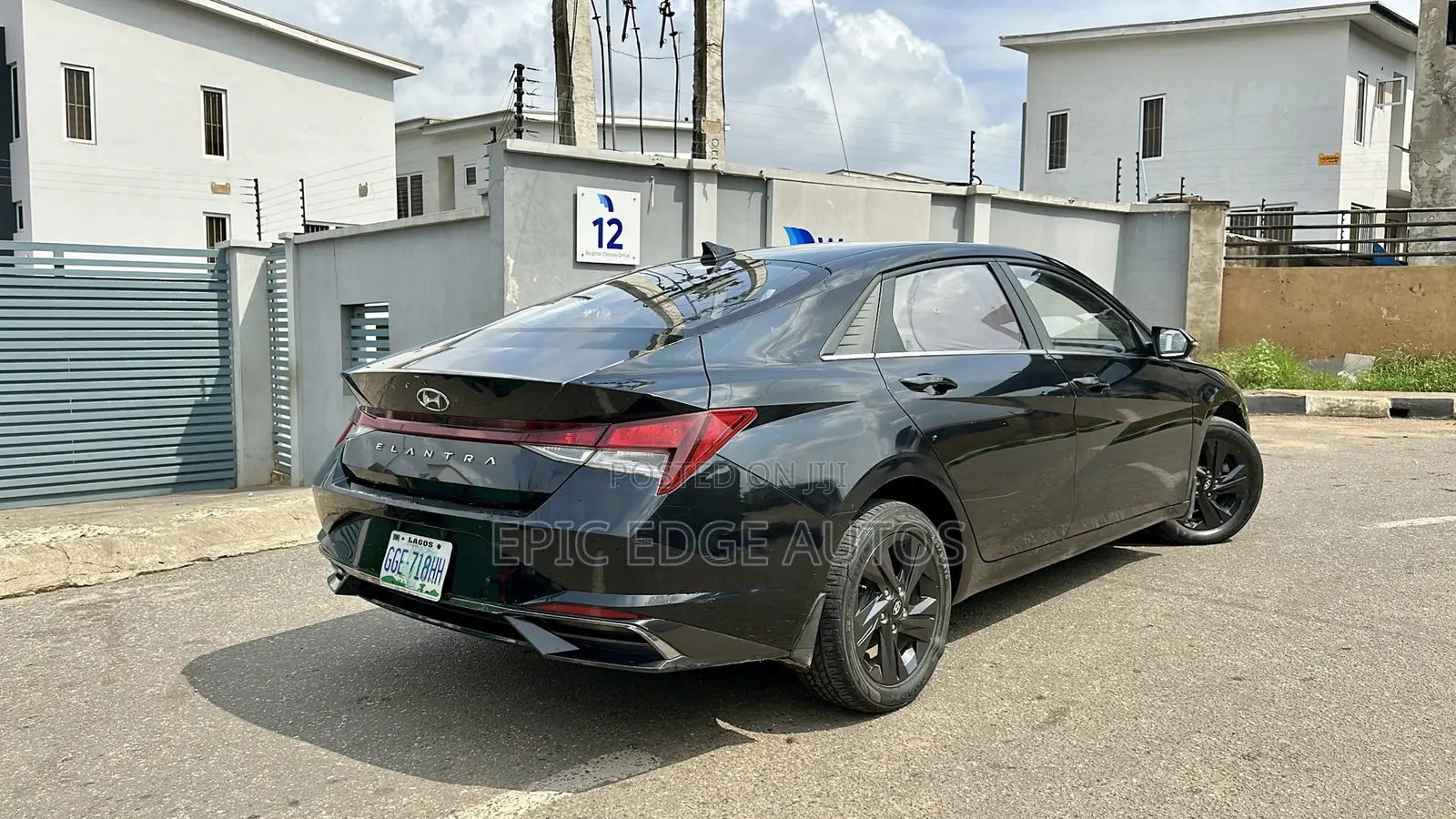Hyundai Elantra HEV 2022 Black