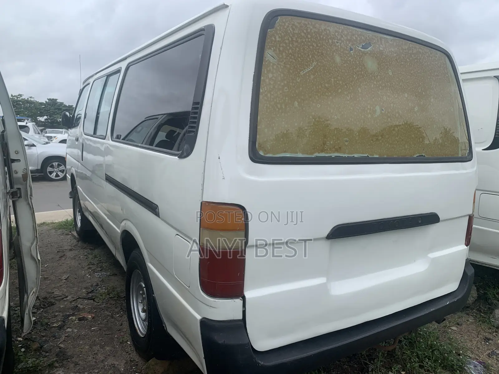 Toyota Grand HiAce 1995 White