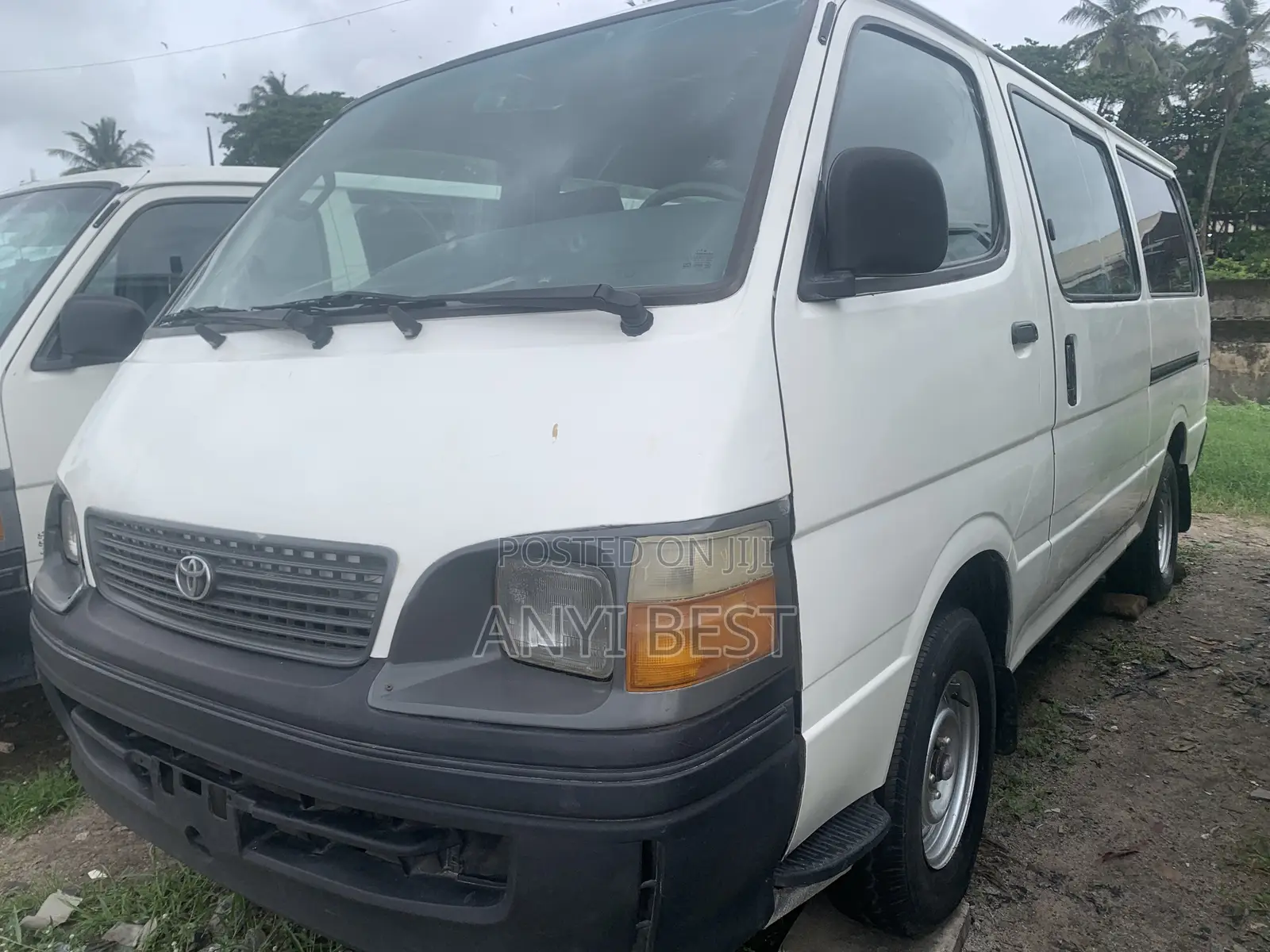 Toyota Grand HiAce 1995 White