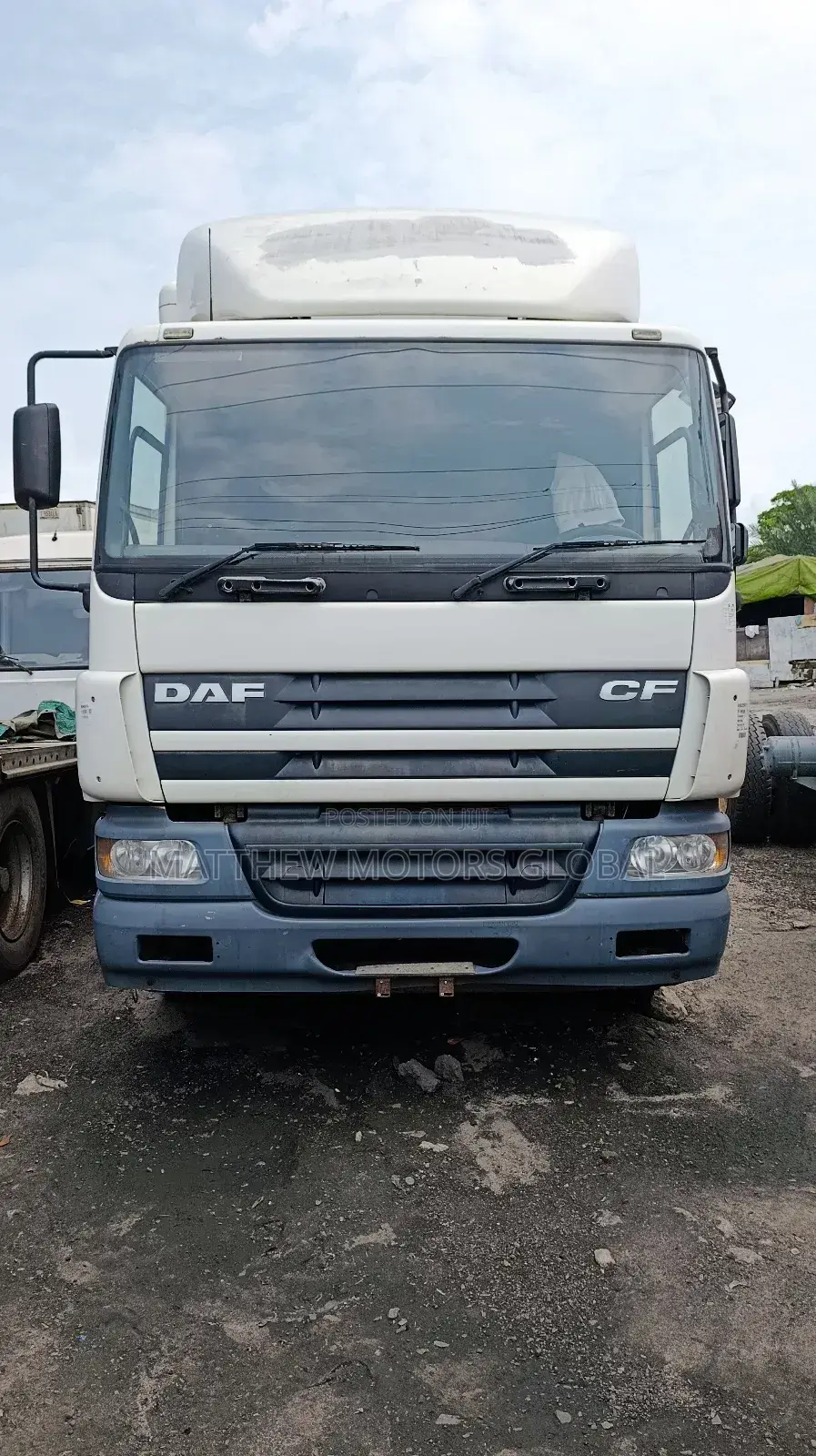 Super Clean Foreign Used Daf 75 Cf Truck Container Body