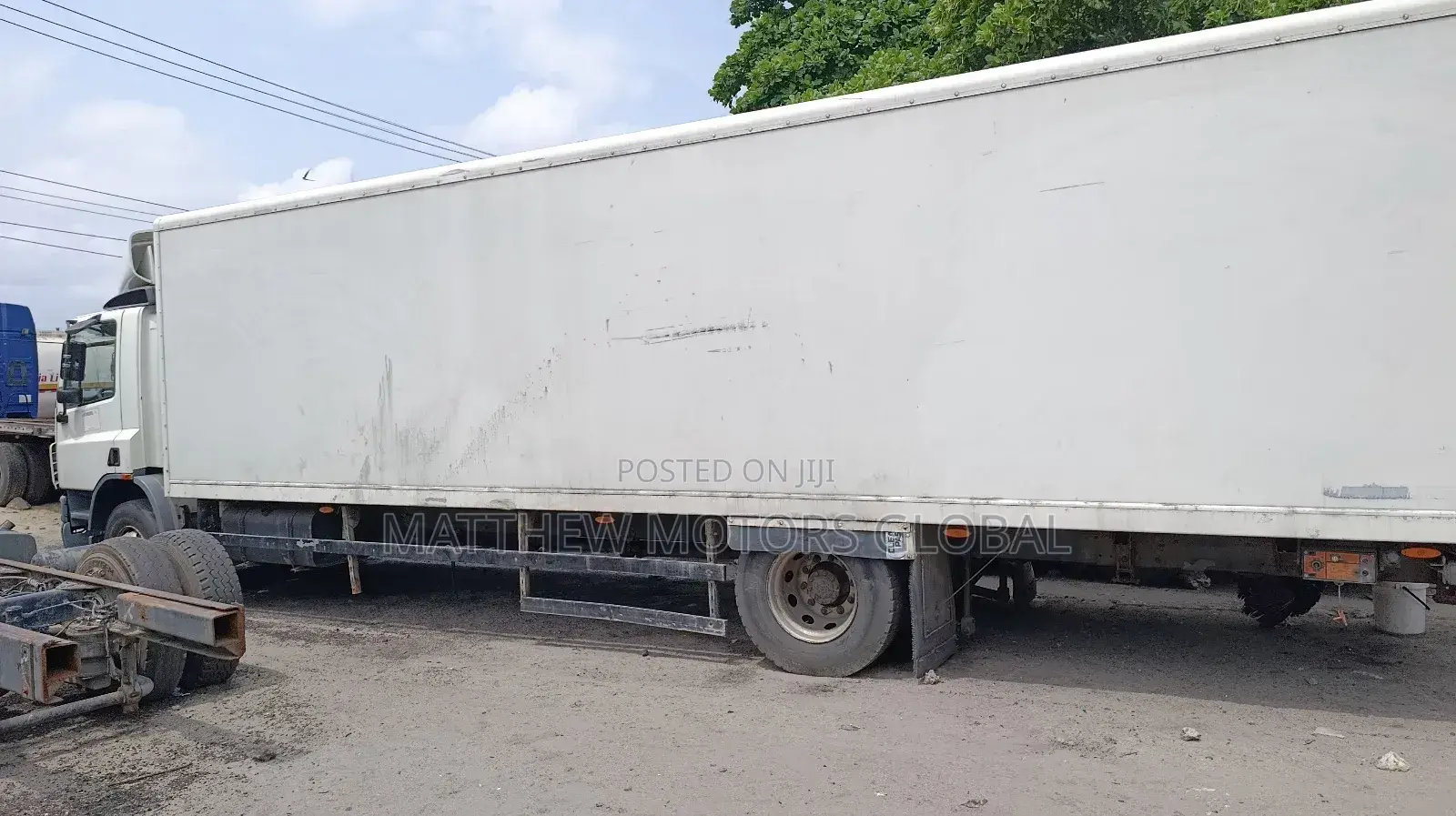 Super Clean Foreign Used Daf 75 Cf Truck Container Body